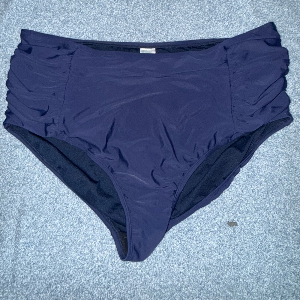 Navy target Kona sol
Swim bikini bottom brief
24W 26W